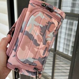 Pink Camouflage Lug Women's Mini Makeup Bag